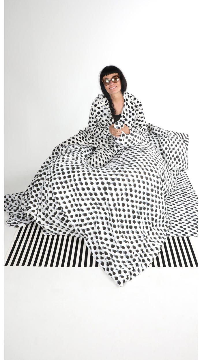 Norma Kamali THE COMFORTER