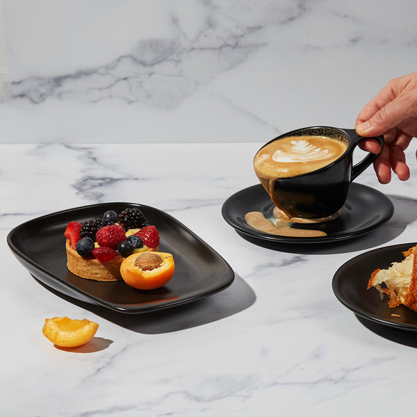 Notneutral Lino Small Pulled Plate Matte Black