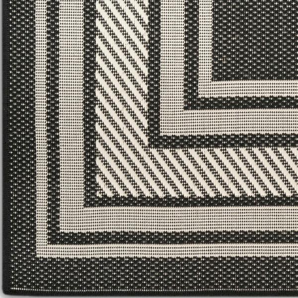 nourison Horizon Indoor/Outdoor Black Indoor/Outdoor Geometric Rug HOZ03