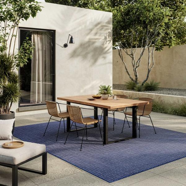 Nourison Horizon Indoor/Outdoor Navy Indoor/Outdoor Chevron Rug HOZ02