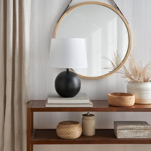 Nourison 18" SRT05 Black Metal Table Lamp