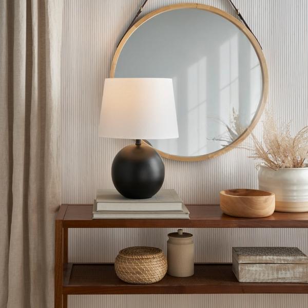 Nourison 18" SRT05 Black Metal Table Lamp