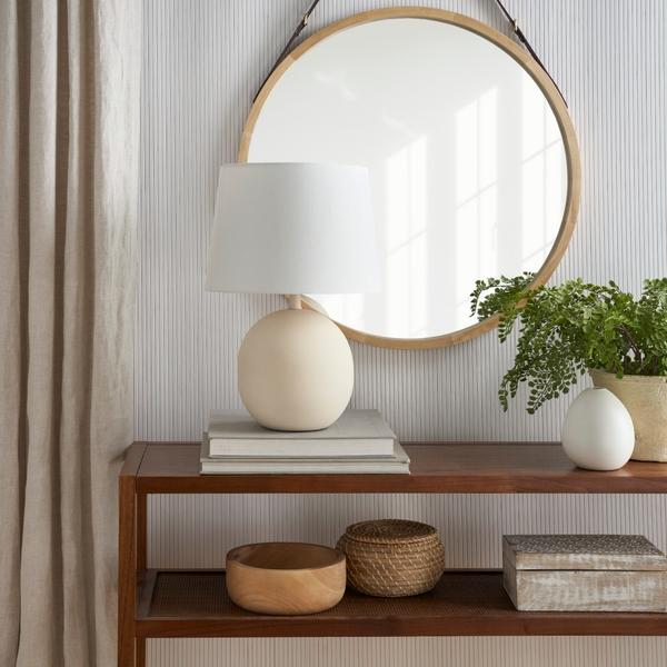 Nourison 18" SRT05 Ivory Metal Table Lamp