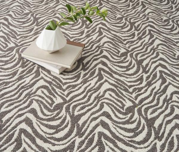 Nourison NATURALS MOUNTAIN ZEBRA MTNZB CHARCOAL