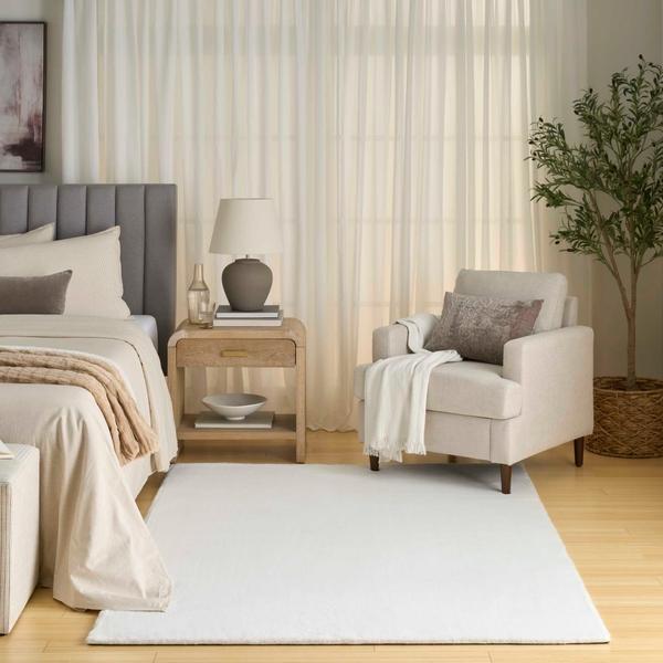 nourison Soft Plush Rabbit Fur White Indoor only Solid Rug SFF01