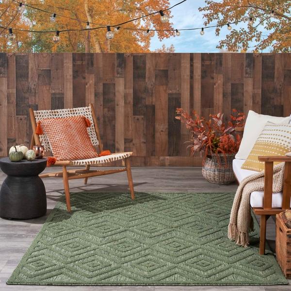 Nourison Versatile Green Indoor/Outdoor Geometric Rug NRV01