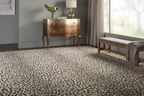 Nourison WILDLIFE SNOW LEOPARD WLD01 SNOW BROADLOOM CARPET