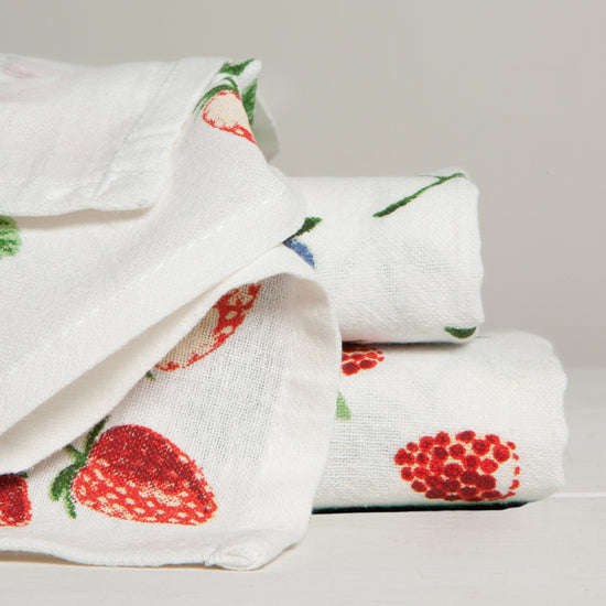 Now Designs Berry Patch Floursack Dish Towels Set Of 3