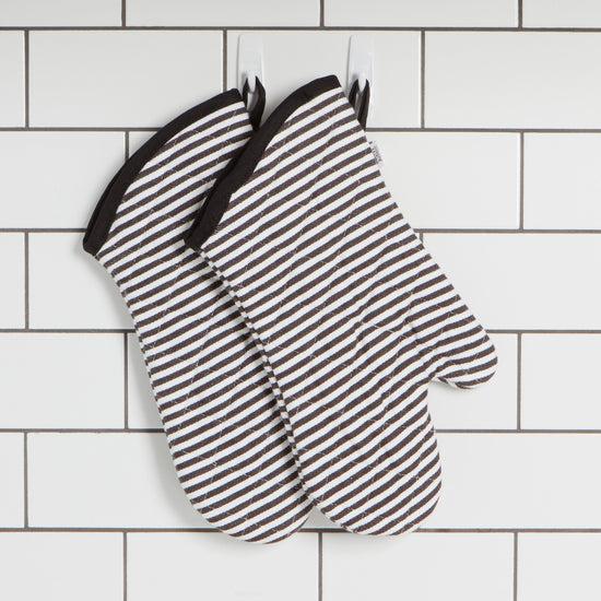 Now Designs Black Narrow Stripe Black Superior Oven Mitt