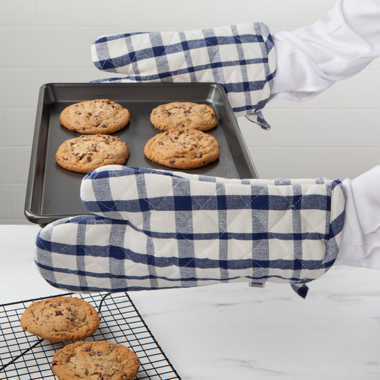 Now Designs Belle Plaid Classic Oven Mitt