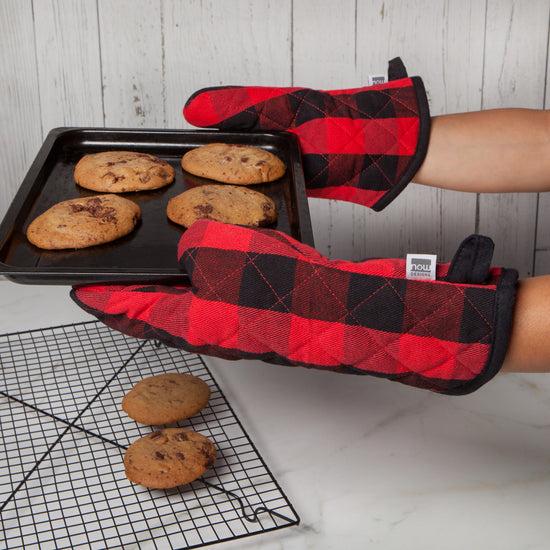 Now Designs Buffalo Check Superior Oven Mitt