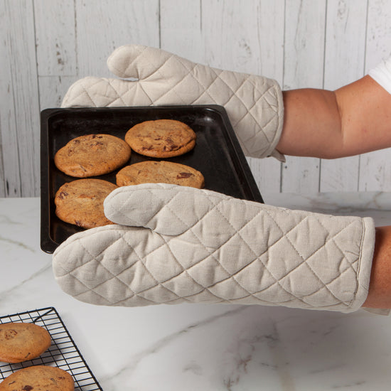 Now Designs Dove Gray Heirloom Stonewash Oven Mitt