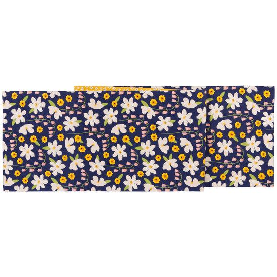now designs Full Bloom Table Runner