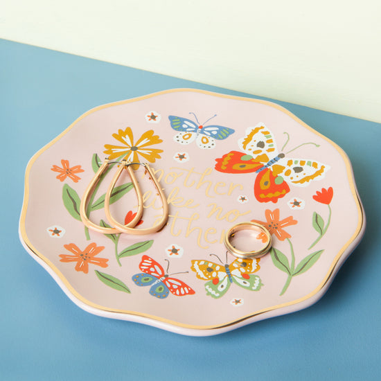 Now Designs Mother Like No Other Shaped Dish
