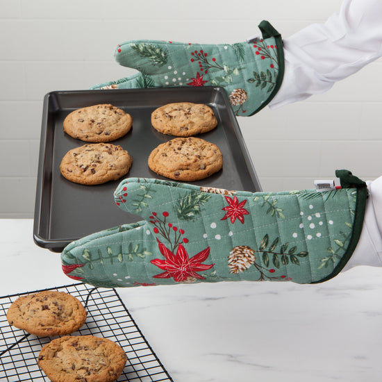 Now Designs Pointsettia Chef Quilted Oven MItt