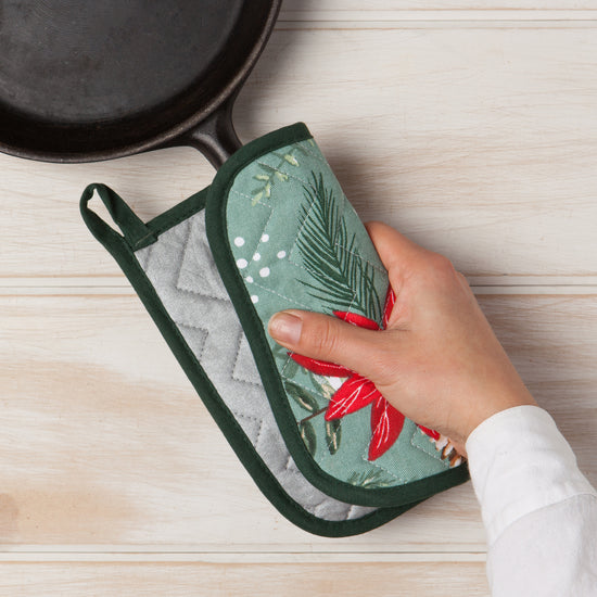 Now Designs Pointsettia Chef Quilted Potholder