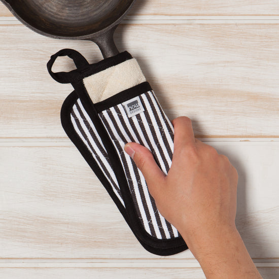 Now Designs Superior Potholder Narrow Stripe Black