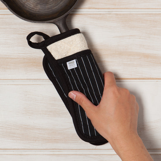 Now Designs Superior Potholder Pinstripe Black