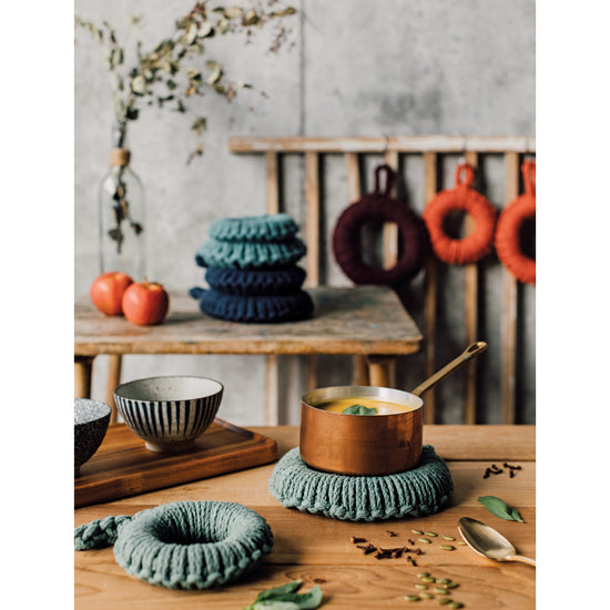 Now Designs Trivet Orb Set Tade Reb