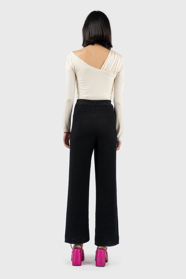 Nu In ASYMMETRIC OFF SHOULDER TOP