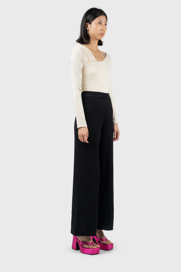 Nu In ASYMMETRIC OFF SHOULDER TOP
