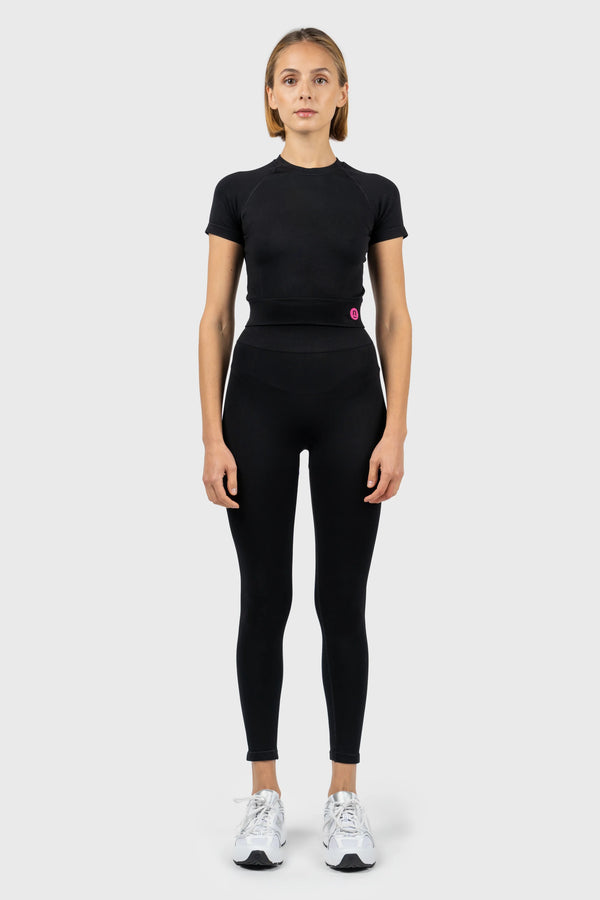 nu in SEAMLESS CROPPED TOP