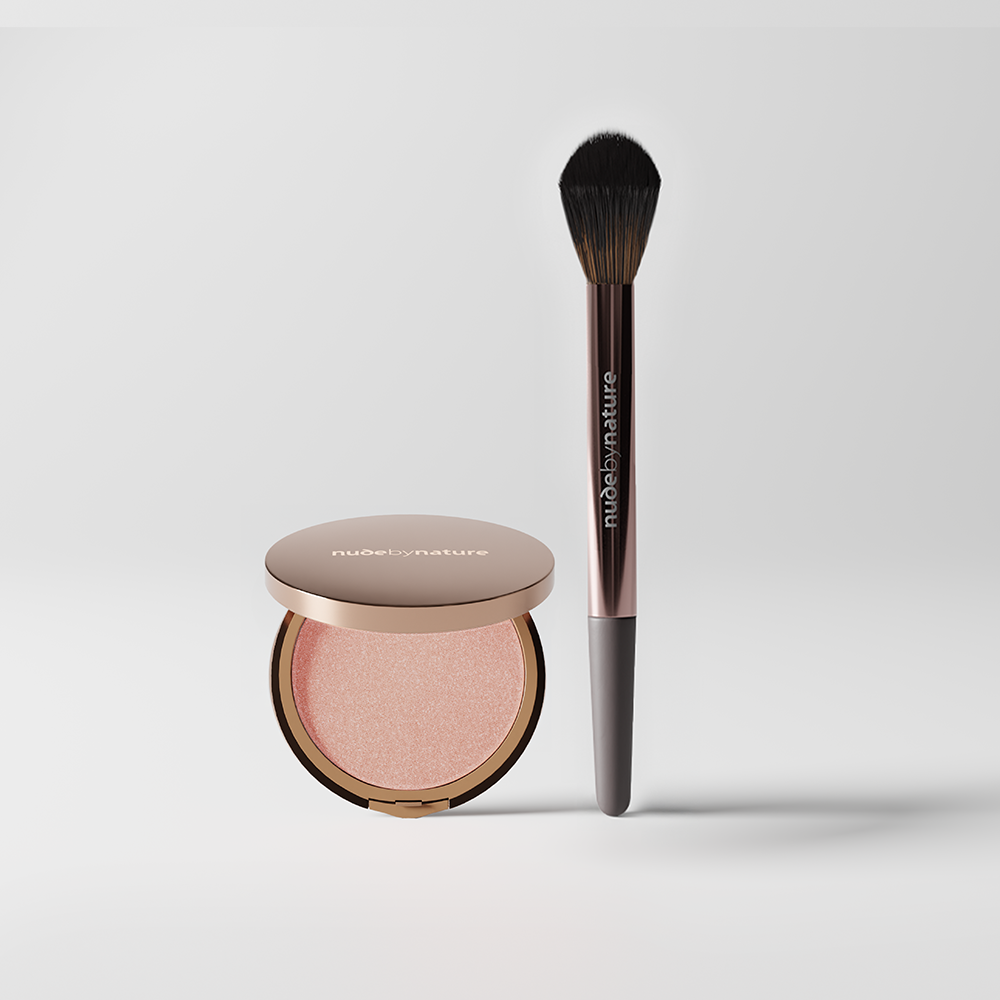 nude by nature Sheer Light Pressed Illuminator & Highlighter Brush