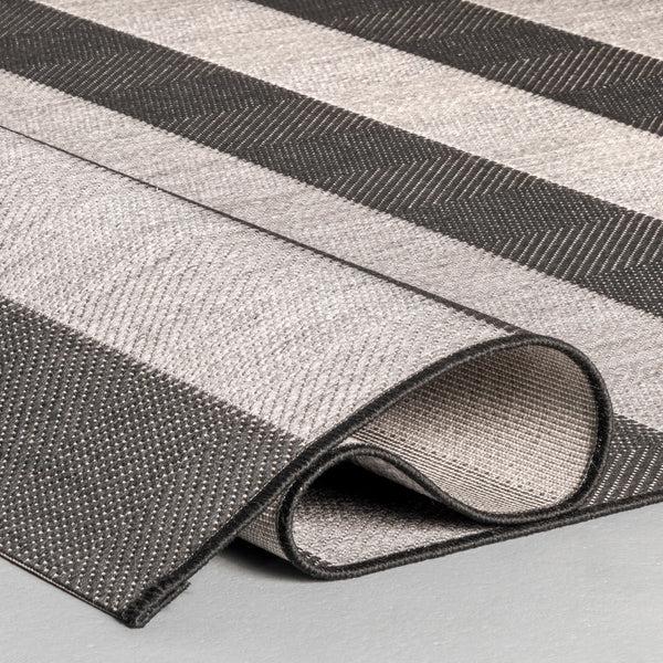 Nuloom Alexis Striped Indoor/Outdoor Area Rug Black