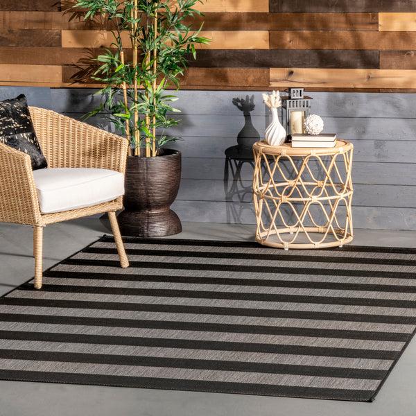 Nuloom Alexis Striped Indoor/Outdoor Area Rug Black
