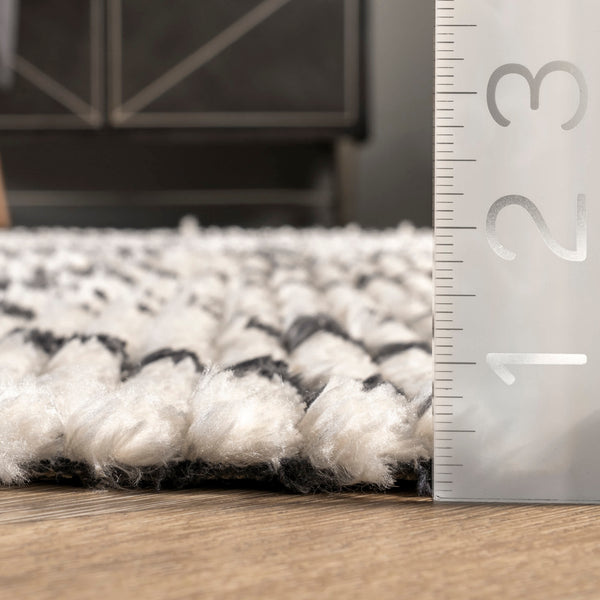 Nuloom Alyson Modern Abstract Soft Shag Fringe Area Rug Beige