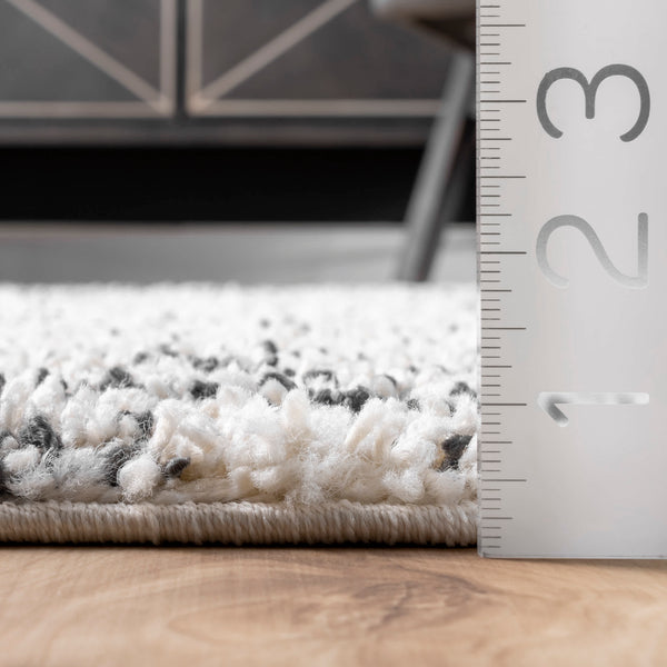 Nuloom Amanda Moroccan Chevron Tassel Area Rug Off White