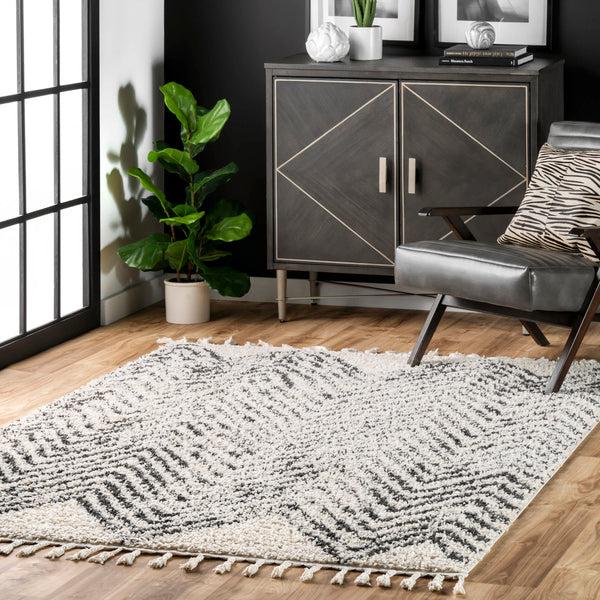 Nuloom Amanda Moroccan Chevron Tassel Area Rug Off White