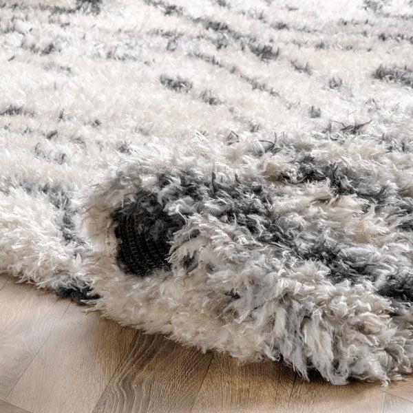 Nuloom Bristowe Diamond Cozy Soft & Fluffy Shag Area Rug Beige