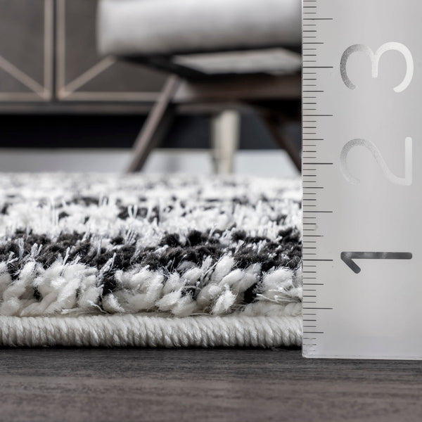 Nuloom Celyn Distressed Block Shag Area Rug Black And White