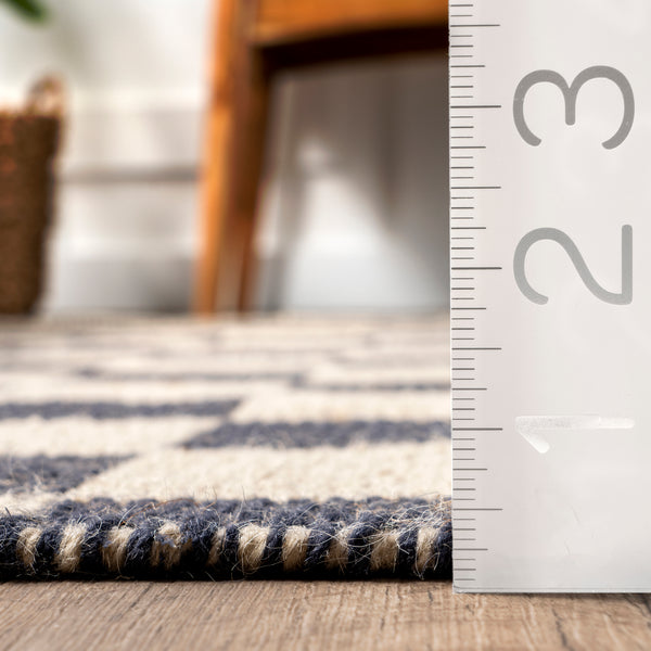 Nuloom Connie Checkered Wool/Jute Tasseled Area Rug Gray