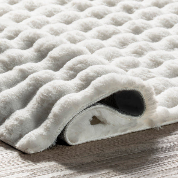 Nuloom Jeni Solid Faux Rabbit Machine Washable Area Rug White