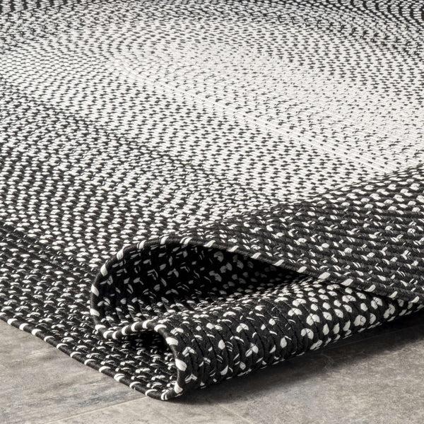 Nuloom Juliana Ombre Braided Indoor/Outdoor Area Rug Black