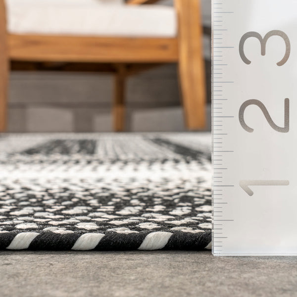 Nuloom Kaila Ombre Bordered Indoor/Outdoor Area Rug Black