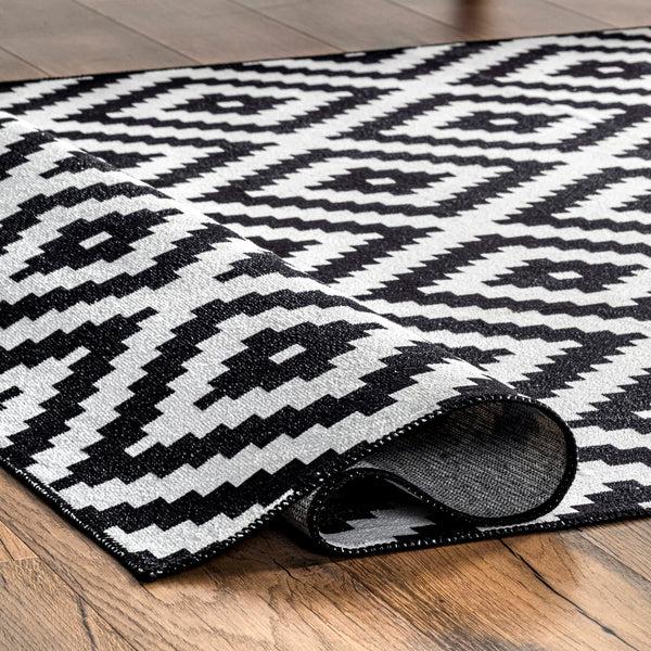 Nuloom Kellee Machine Washable Modern Diamonds Area Rug Black