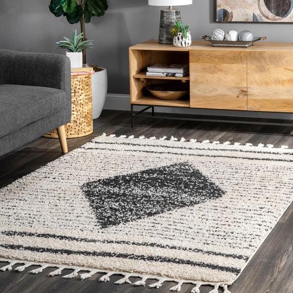 Nuloom Kiera Moroccan Diamond Tassel Area Rug Off White