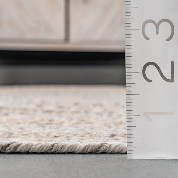 Nuloom Kyla Handmade Braided Farmhouse Round Area Rug Beige