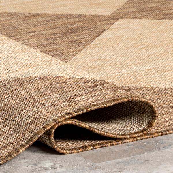 Nuloom Loretta Transitional Diamond Indoor/Outdoor Area Rug Beige