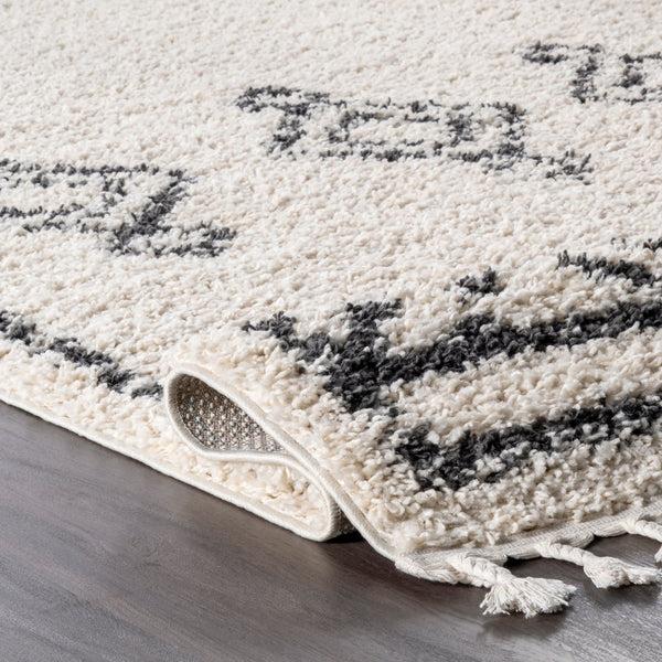 Nuloom Mackie Moroccan Diamond Tassel Area Rug Off-White