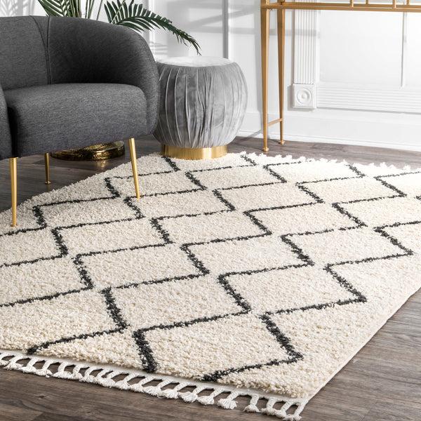 Nuloom Michelle Diamond Trellis Tassel Area Rug Off White