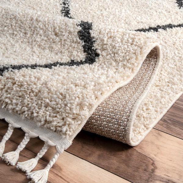 Nuloom Michelle Diamond Trellis Tassel Area Rug Off White