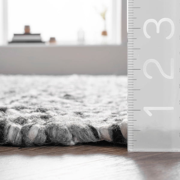 Nuloom Natosha Indoor/Outdoor Chevron Striped Area Rug Silver