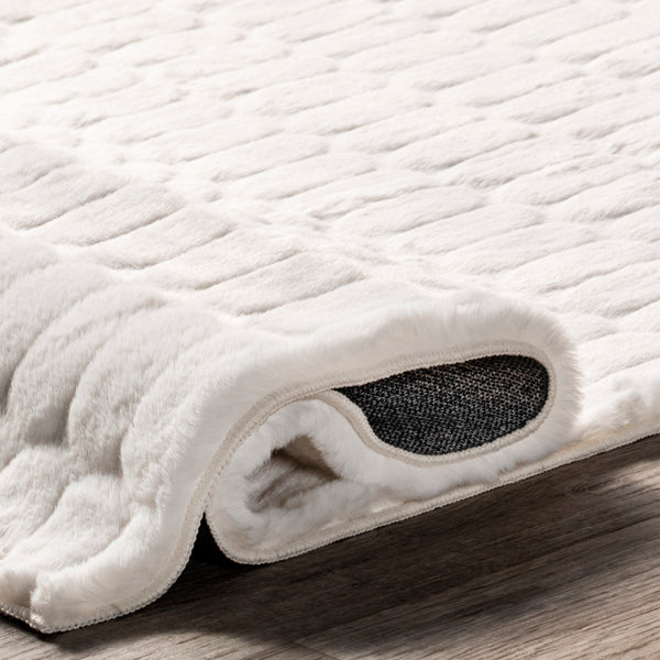 Nuloom Nia Tile Faux Rabbit Machine Washable Area Rug White