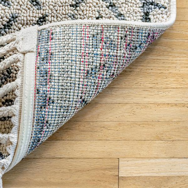 Nuloom Akua Ethnic Bands Tassel Ivory