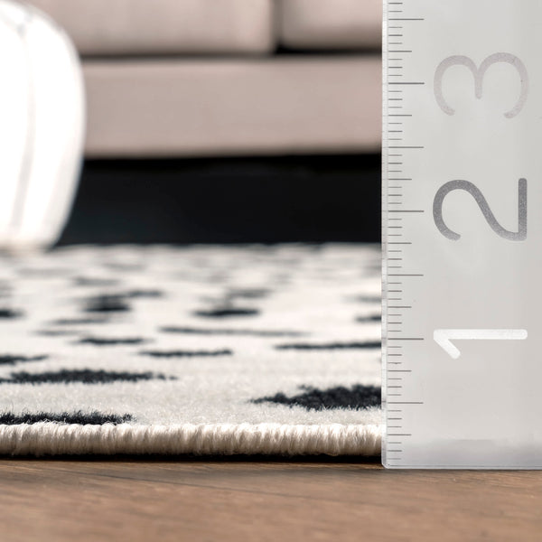 Nuloom Brooks Leopard Print Area Rug Beige