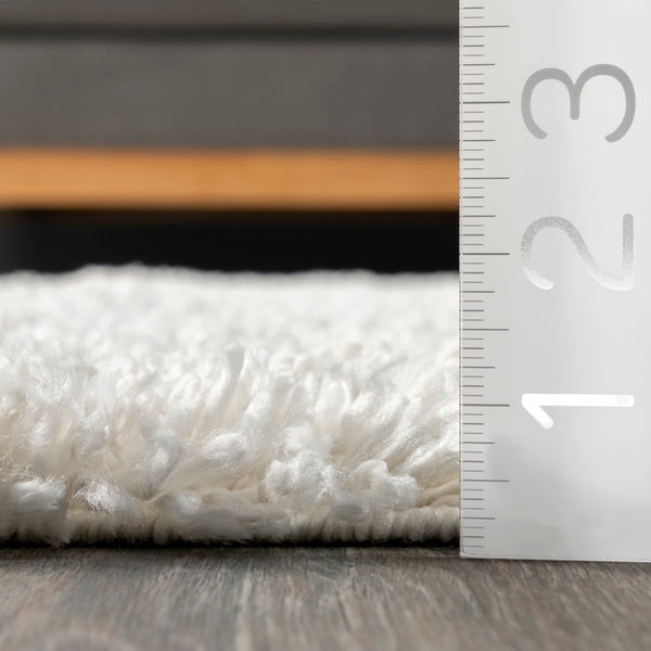 Nuloom Casual Plush Shag Neva Area Rug Ivory